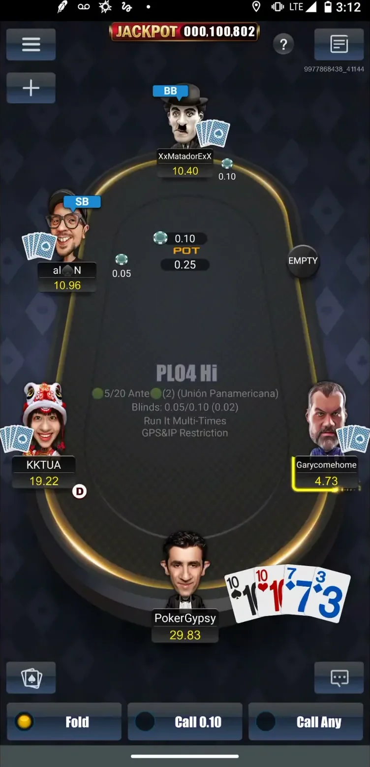 PLO4 table in a Panamericana union club, with the GPS and IP restriction notice on the felt